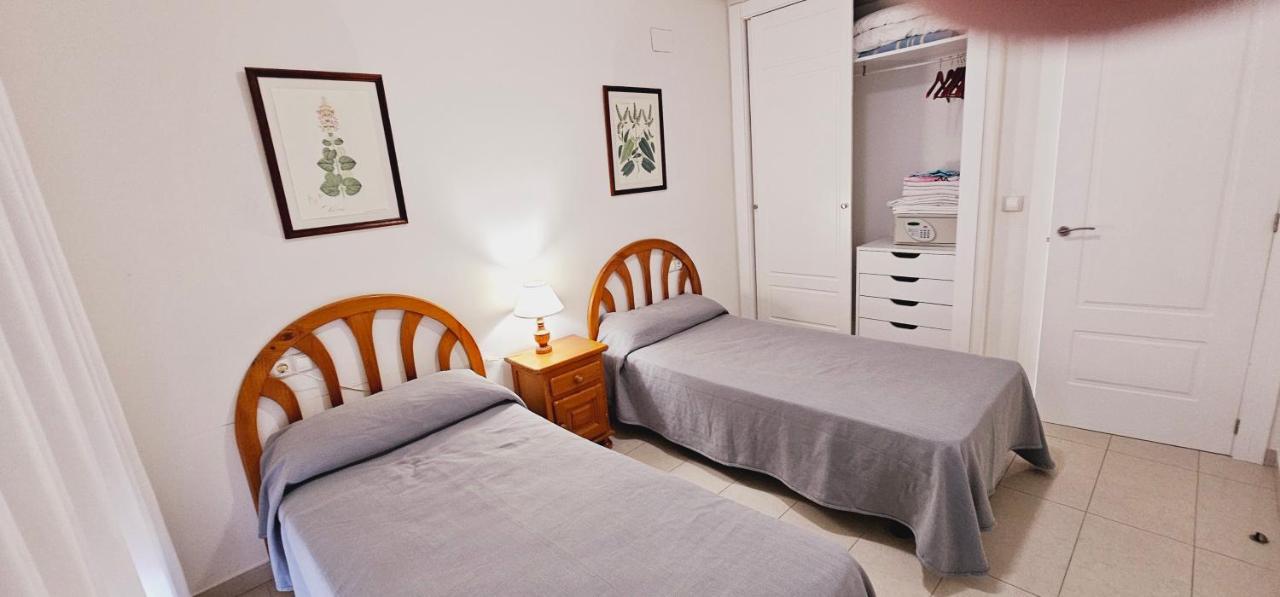 Disponimble 25 Octu A 13 Noviem Apt Gemelos26--wifi-piscina-padel-tenis- Garaje Opcionable Extra Benidorm