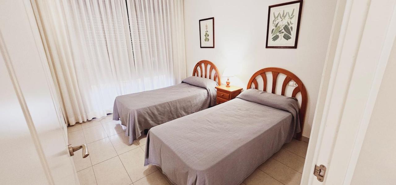 Disponimble 25 Octu A 13 Noviem Apt Gemelos26--wifi-piscina-padel-tenis- Garaje Opcionable Extra Apartment Benidorm