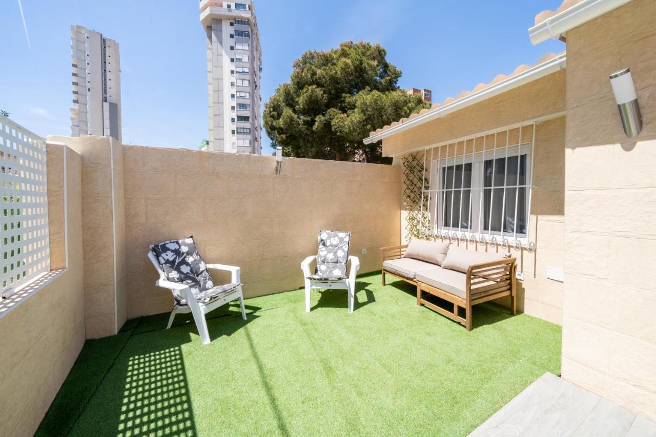 Alma Con Terreno Privado Y Parking Compartido - A 800m De Playa Poniente Vakantiehuis *