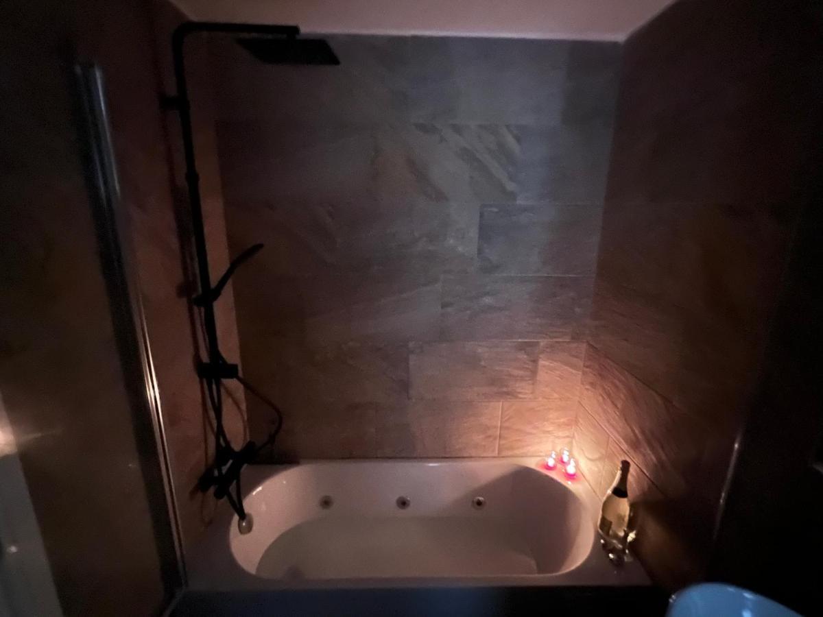 Stylish Getaway - Renovated 1br With Pool & Tennis Apartamento *
