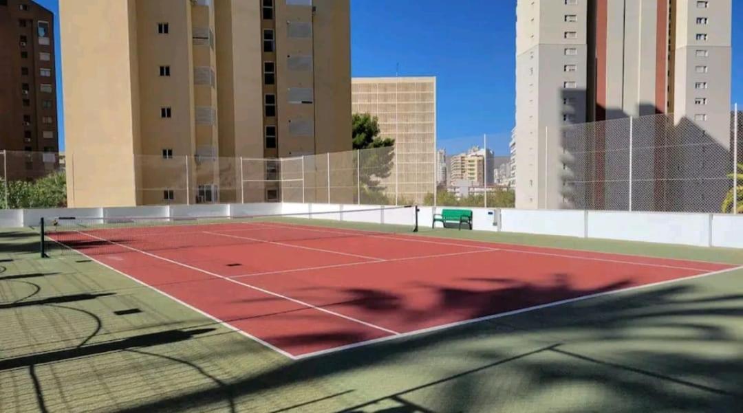 Vacanza Luxury Complex- Parking , Pool Only In The Summer , Rincon De Loix Benidorm