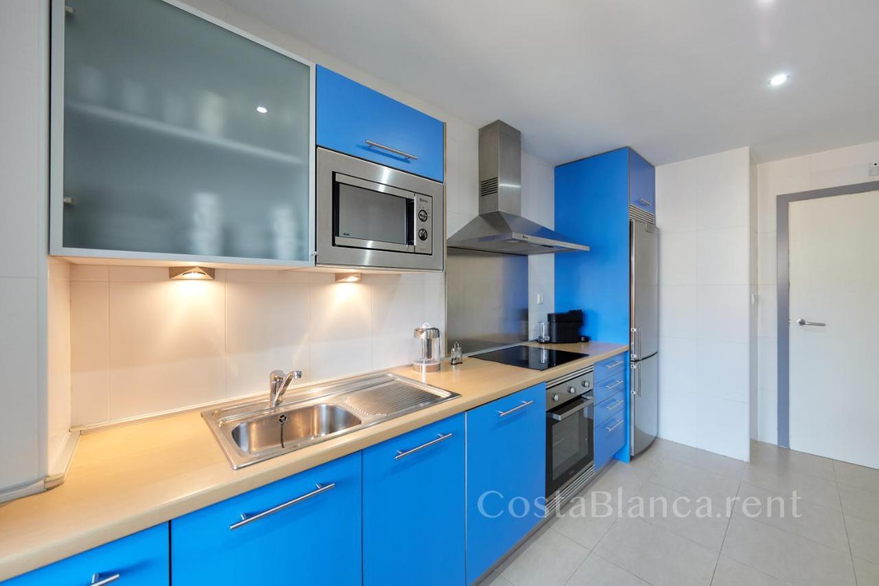 Luxurious, Newly-renovated Large 2-bedroom By The Beach * Benidorm
