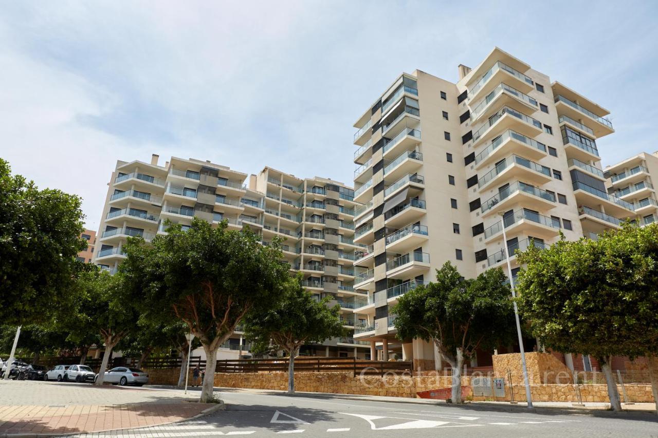 Executive 2 Bedroom Luxury By The Beach With King-size Bed *