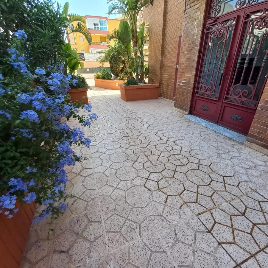 Apartment Sea View Monver 5 *