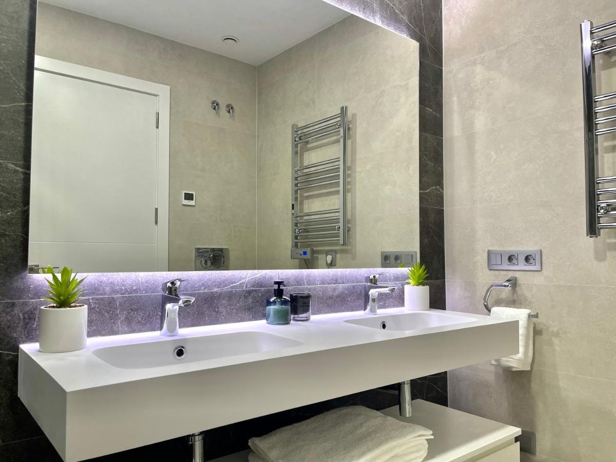 Luxury With Stunning Sea Views In Sunset Cliff Apartment