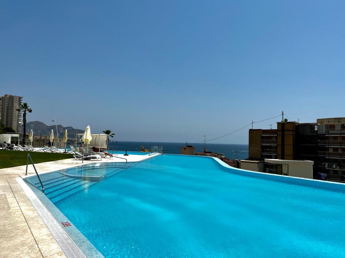 Luxury With Stunning Sea Views In Sunset Cliff Apartment