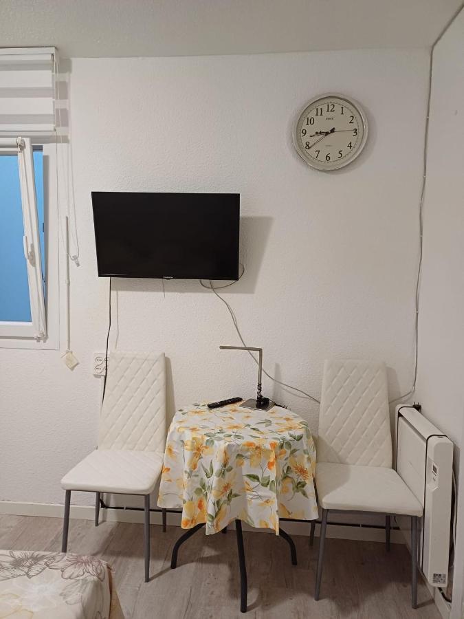 Estudio Sin Cocina En Apartment *