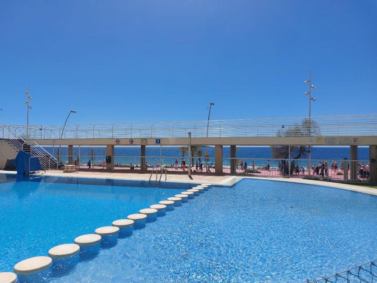 Piso En Primera Linea De Playa En Urbanizacion El Olivar Apartamento