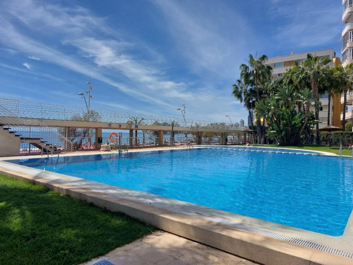 Apartamento Piso En Primera Linea De Playa En Urbanizacion El Olivar *