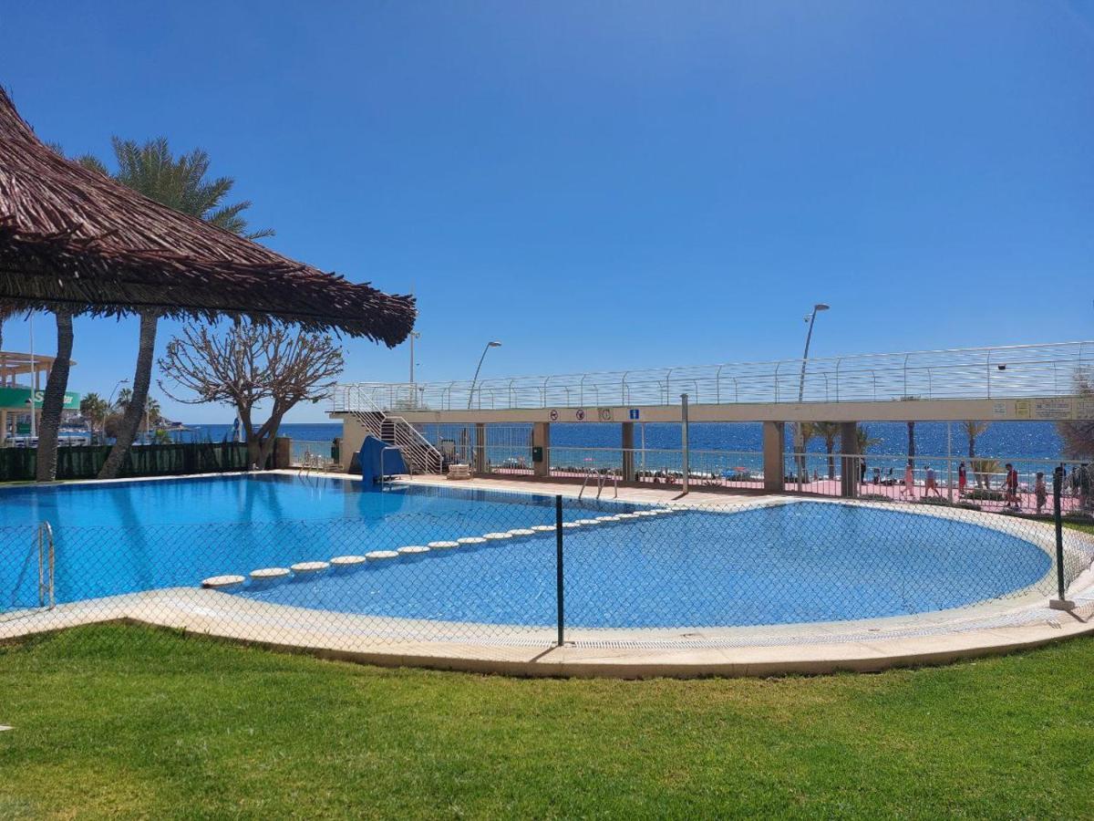 Piso En Primera Linea De Playa En Urbanizacion El Olivar Benidorm