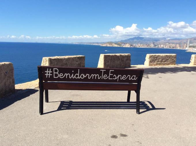 Familiar - Sunset Waves -grupo Ami Benidorm
