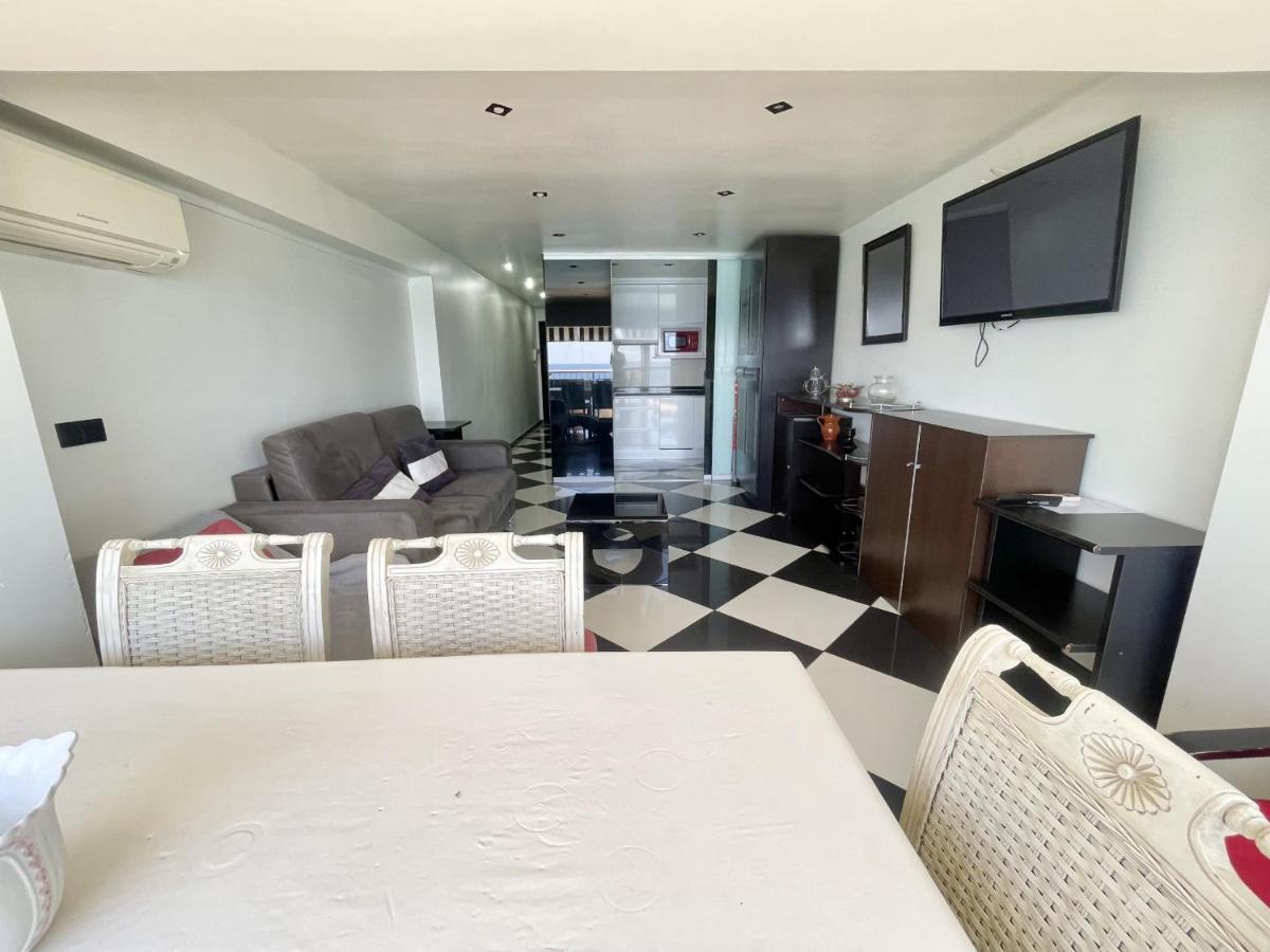 Tor Maraya Seafront Levante Apartment *