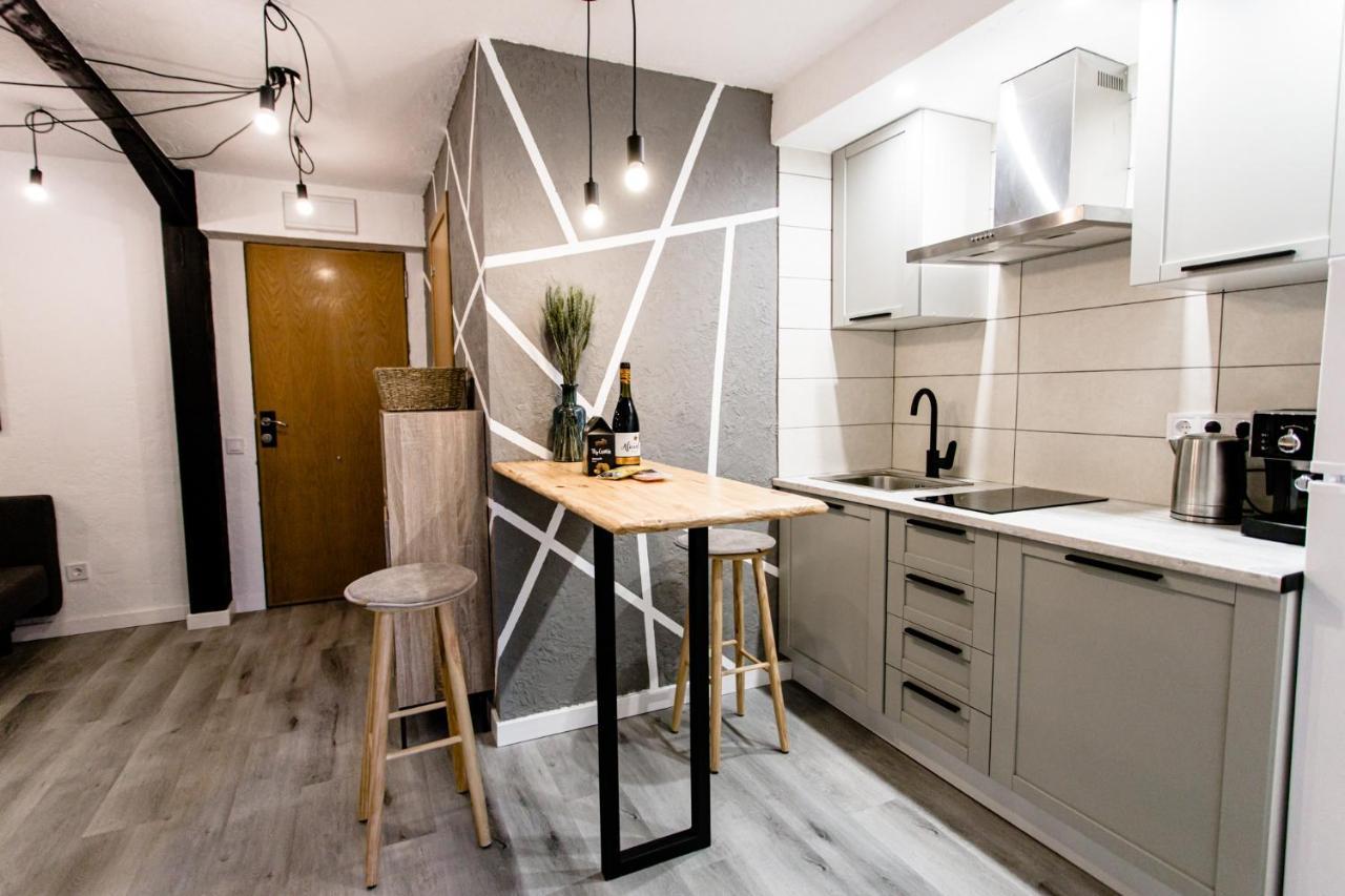 Lovely Two Bedroom In The Center Of Apartment