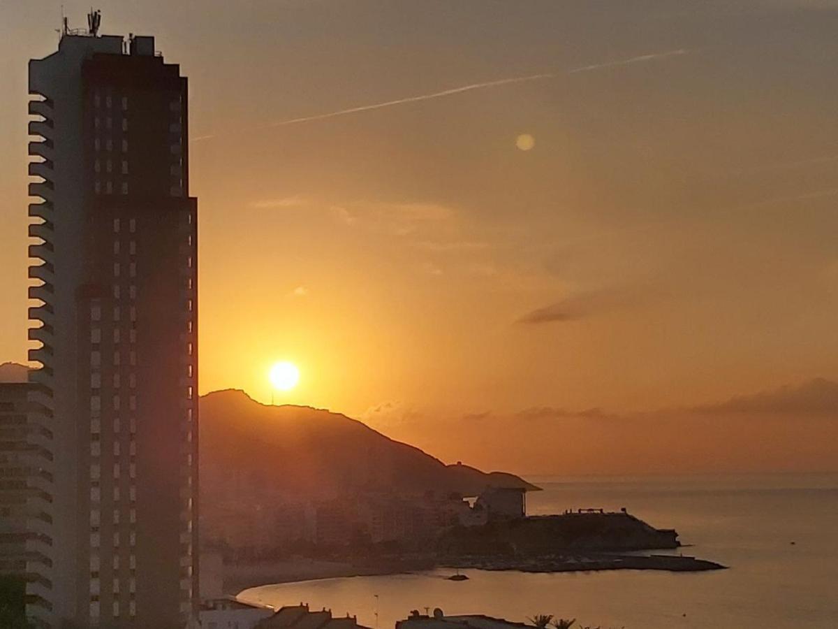 Piso En Primera Linea De Playa En Urbanizacion El Olivar Benidorm