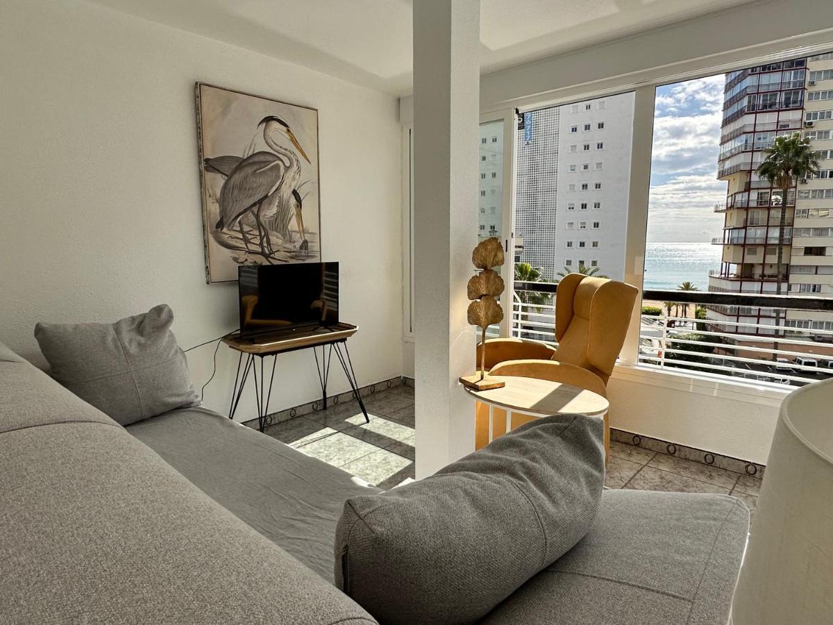Mediterraneo, Muy Centrico, En Plaza Triangular, Soleado, Con Jardines Y Piscina Y La Playa Enfrente Andando, Con Parking Exterior Comunitario * Benidorm