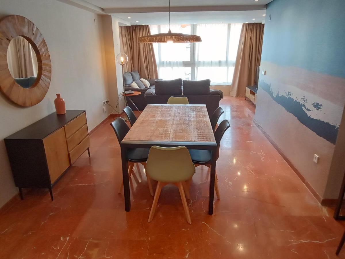 Alteanos, Centrico Y Confortable, Soleado, Con Piscina Y Jardines, Tenis, Parking Exterior Comunitario, Y La Playa Andando 10 Min * Benidorm