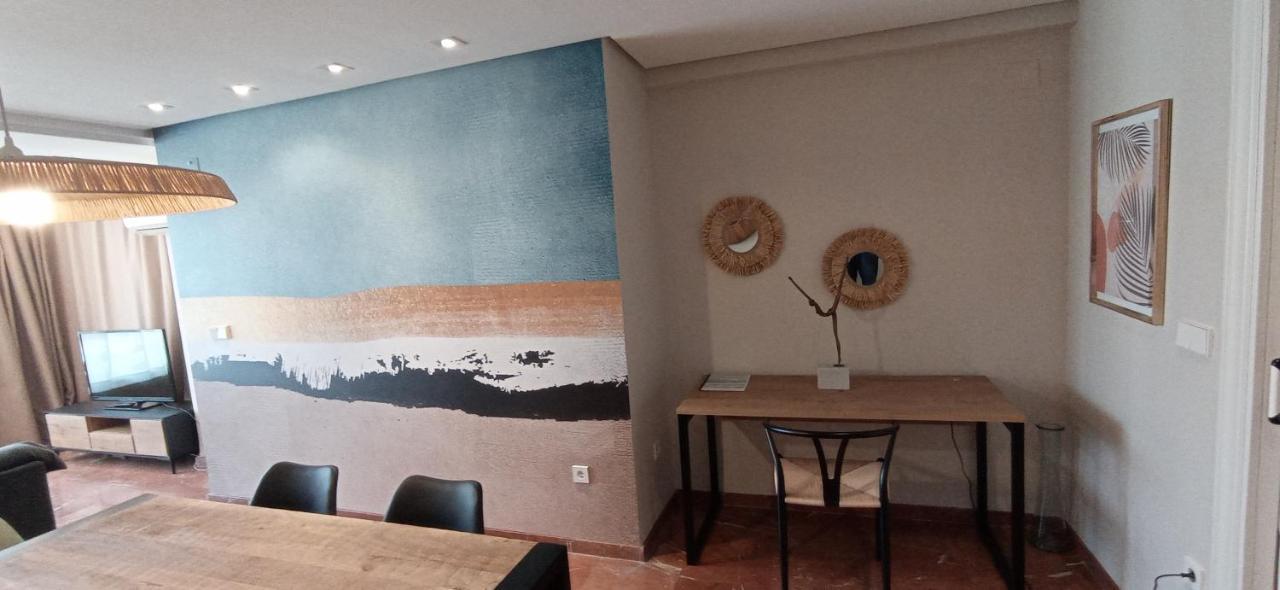 Alteanos, Centrico Y Confortable, Soleado, Con Piscina Y Jardines, Tenis, Parking Exterior Comunitario, Y La Playa Andando 10 Min Benidorm