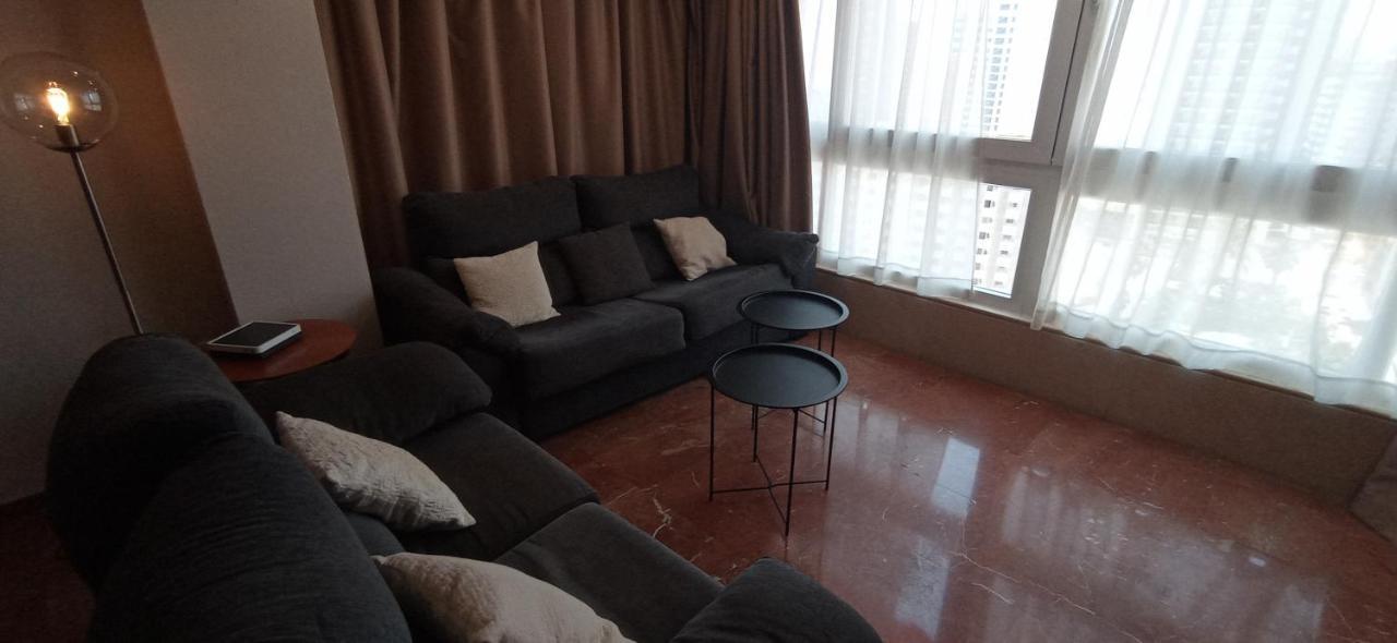 Alteanos, Centrico Y Confortable, Soleado, Con Piscina Y Jardines, Tenis, Parking Exterior Comunitario, Y La Playa Andando 10 Min Benidorm