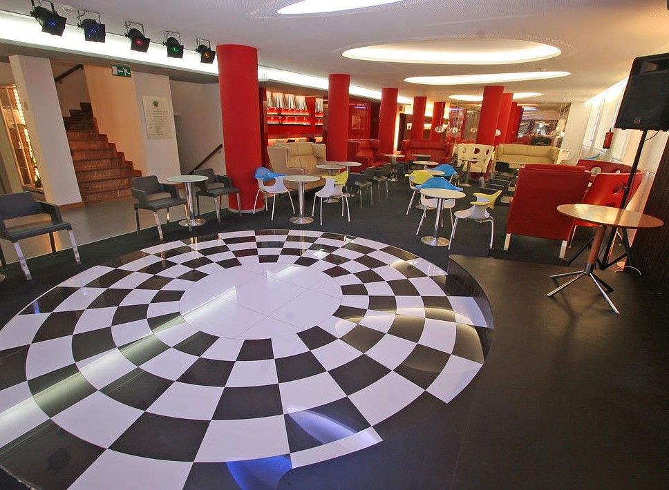 Oasis Plaza 3*