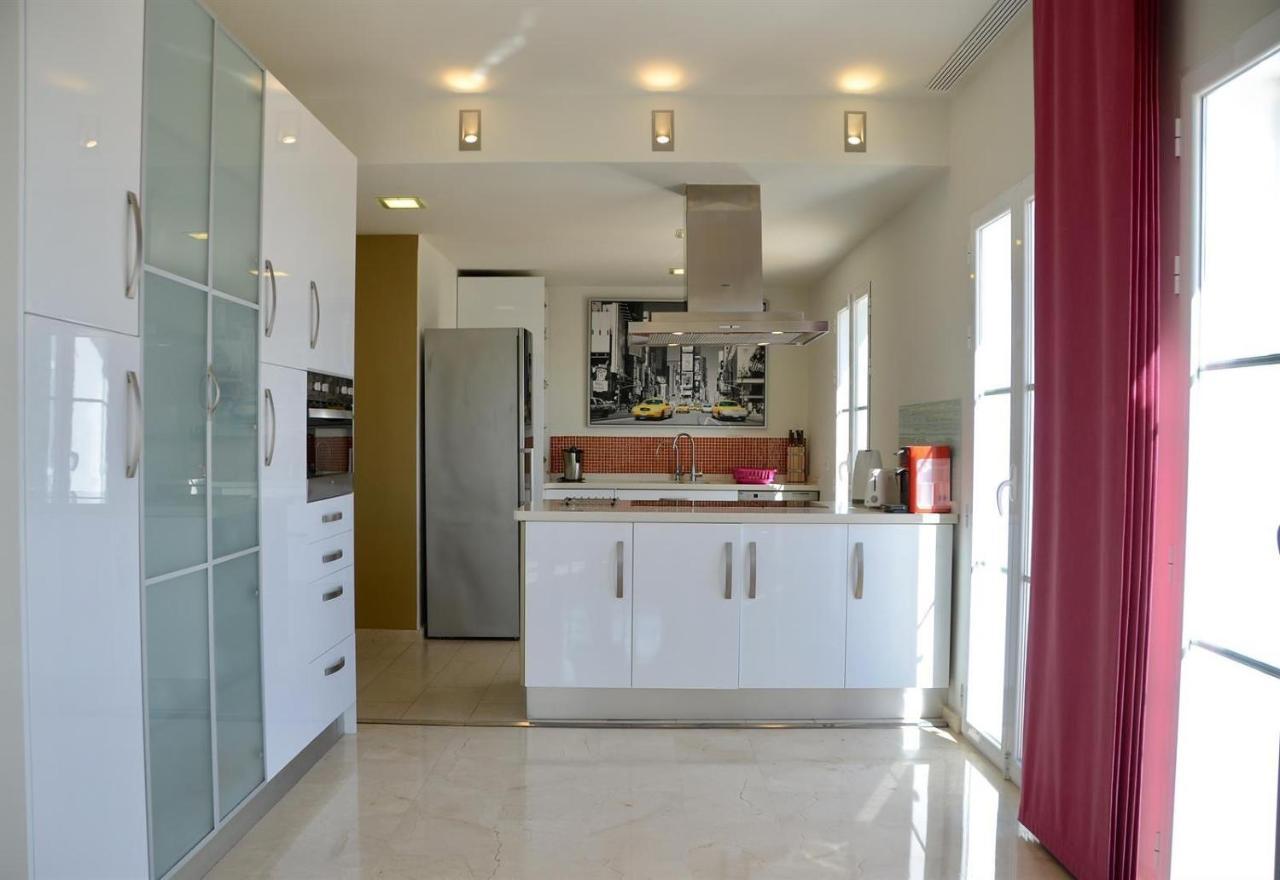 With Panoramic Sea Views *