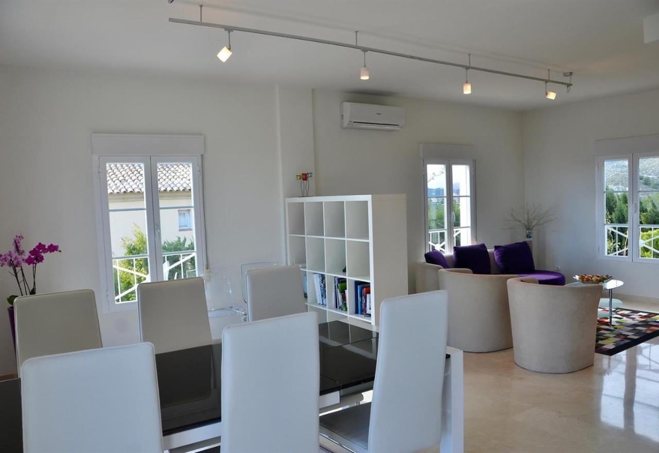 Villa With Panoramic Sea Views *