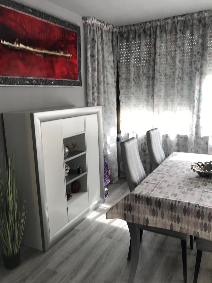 Recien Reformado Cerca De La Playa Con Dos Piscinas Y Pista De Tenis. Apartamento *