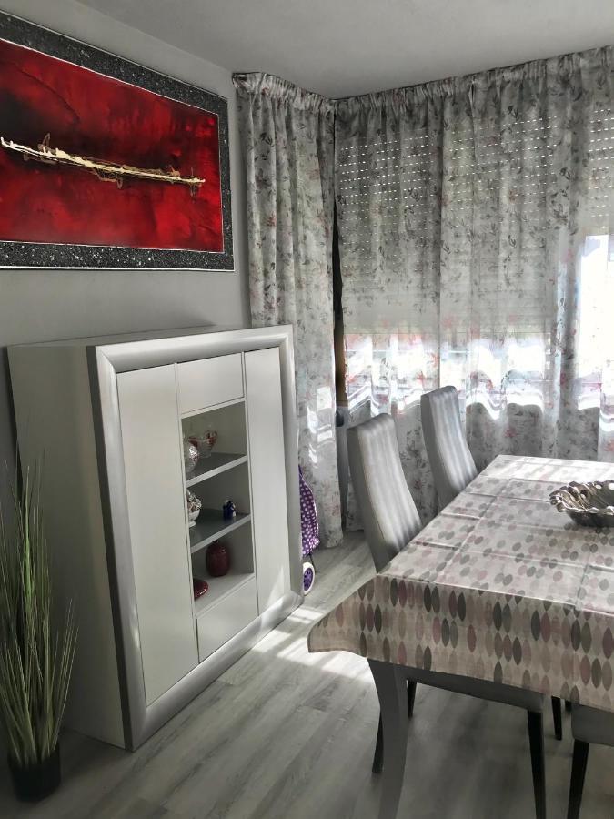 Apartamento Recien Reformado Cerca De La Playa Con Dos Piscinas Y Pista De Tenis. *