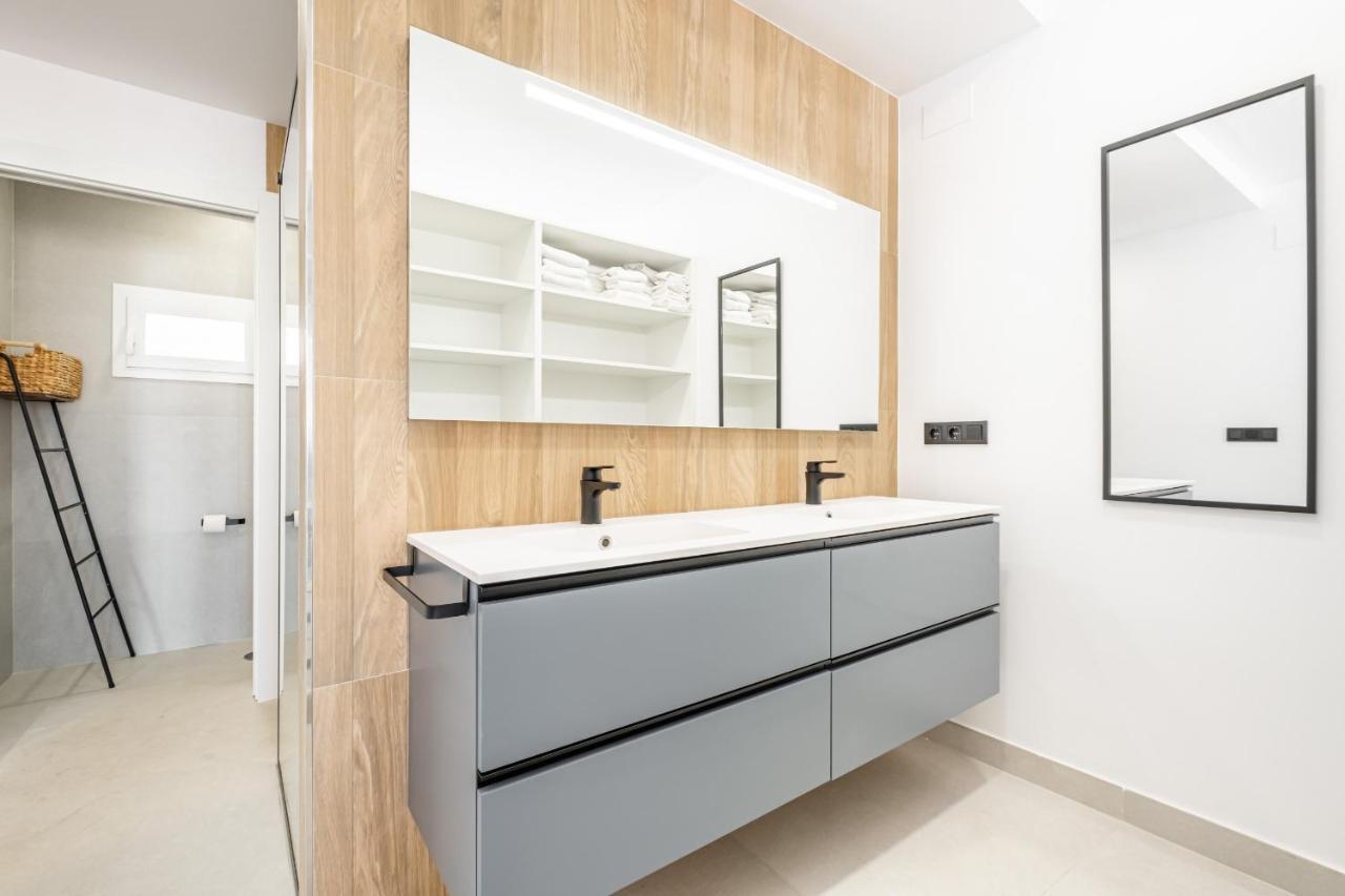 Lux Center 5 *