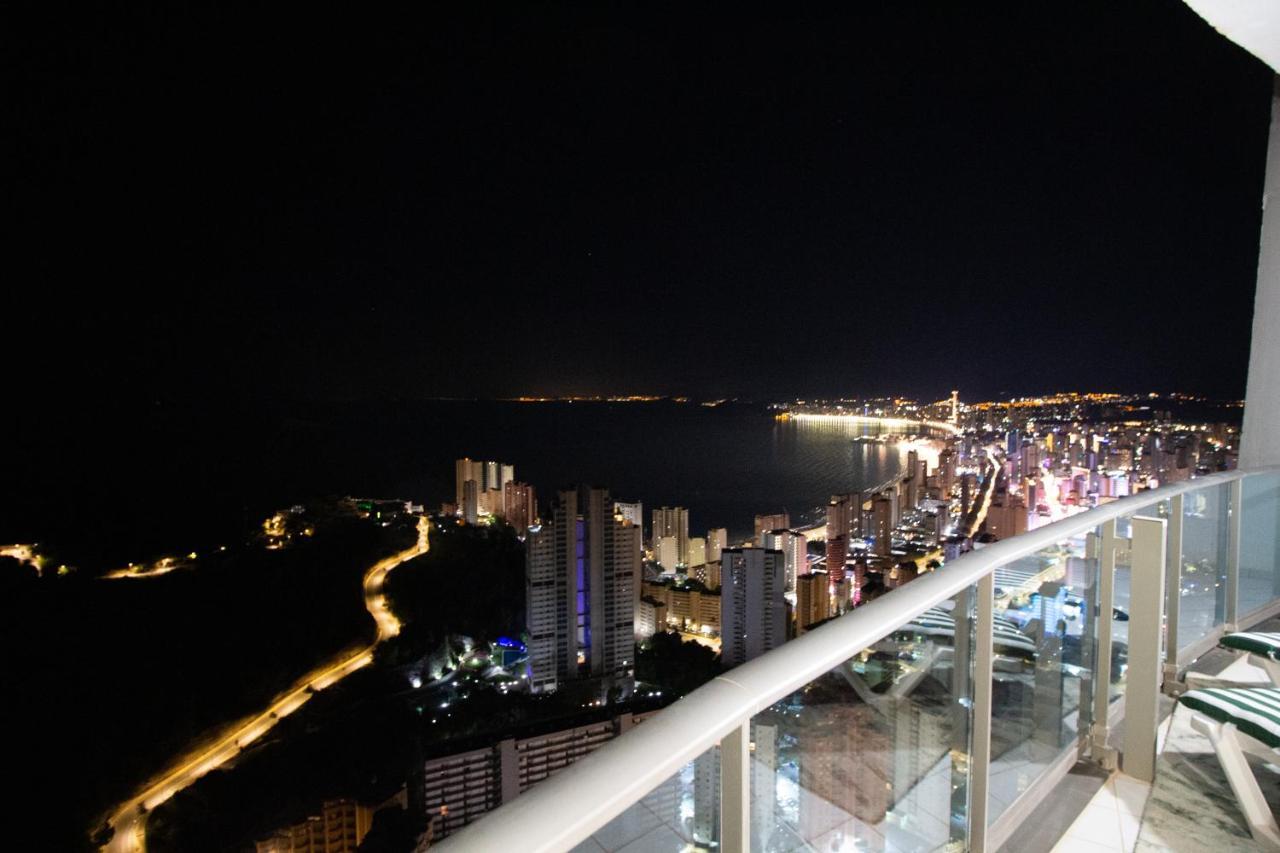 Sunny Penthouse On The 41st Floor In Torre Lugano, With Pool And Garage Apartment