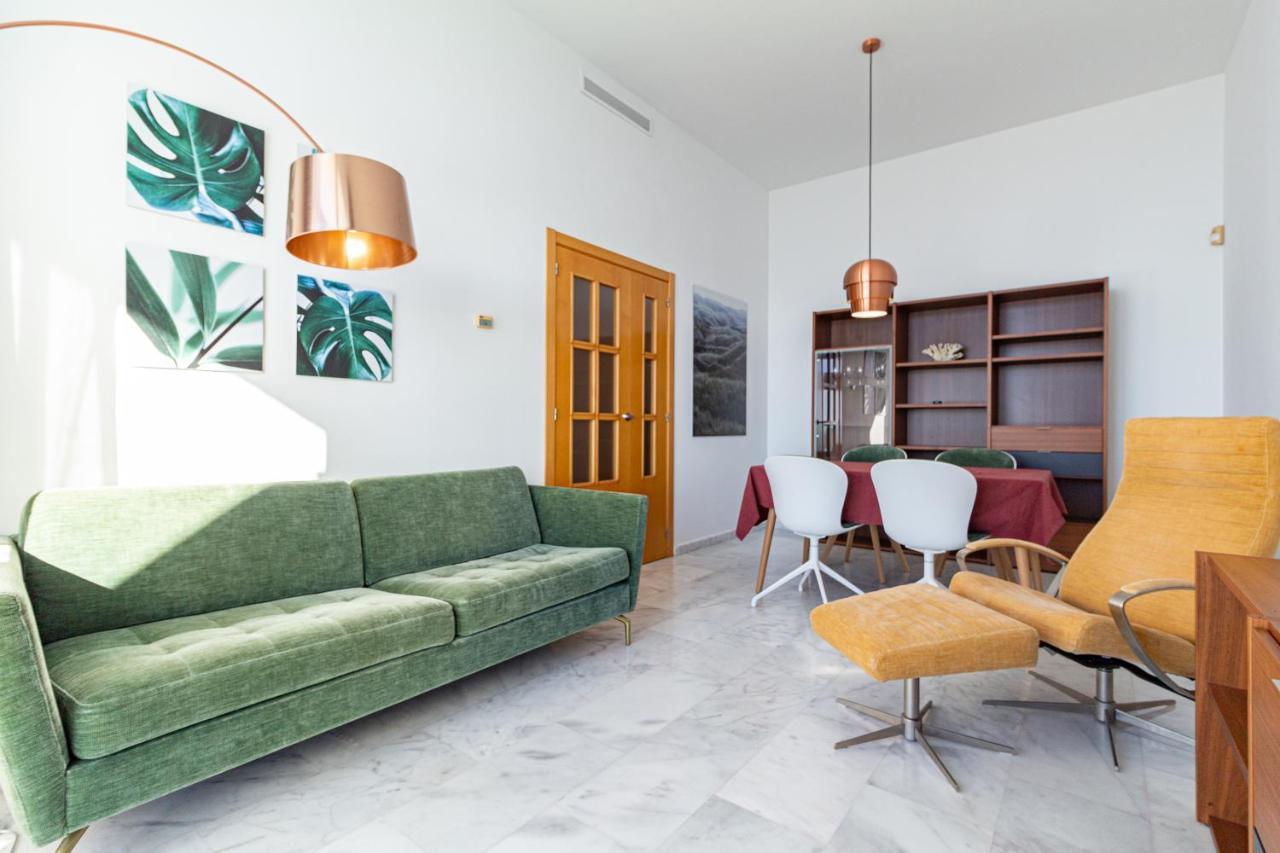 Sunny Penthouse On The 41st Floor In Torre Lugano, With Pool And Garage