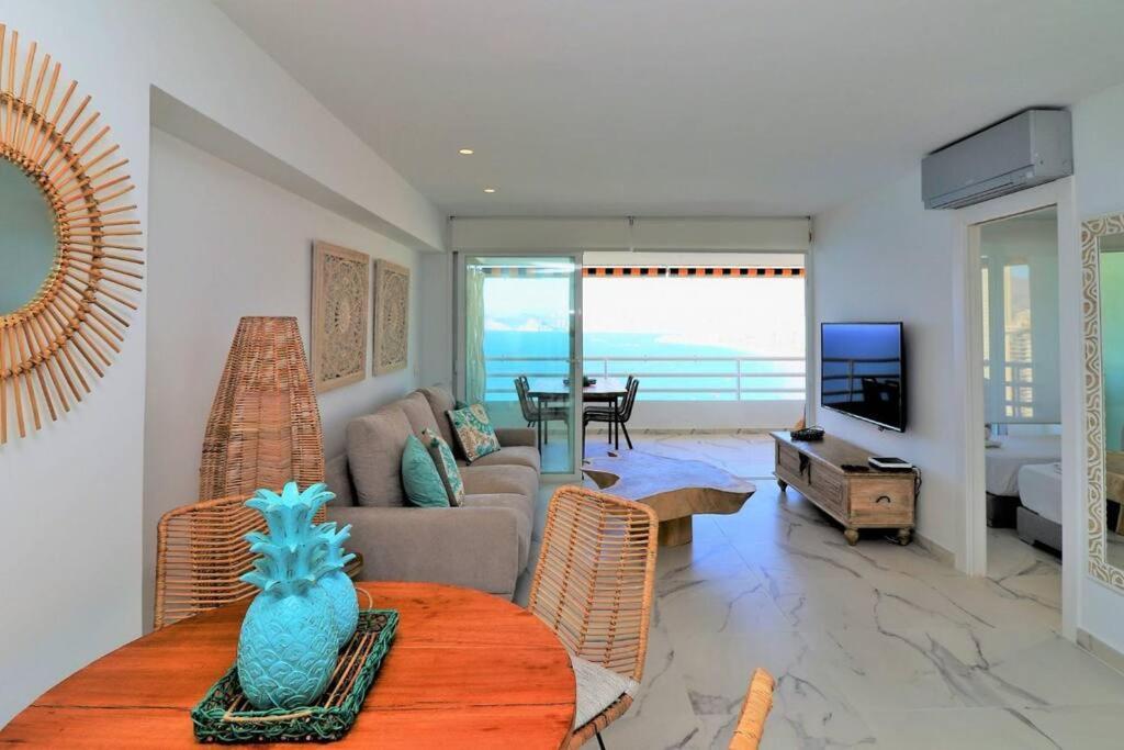 Apartment Luxurious 2-bedroom With Stunning Views, 1st Line On Levante Beach, Benidorm