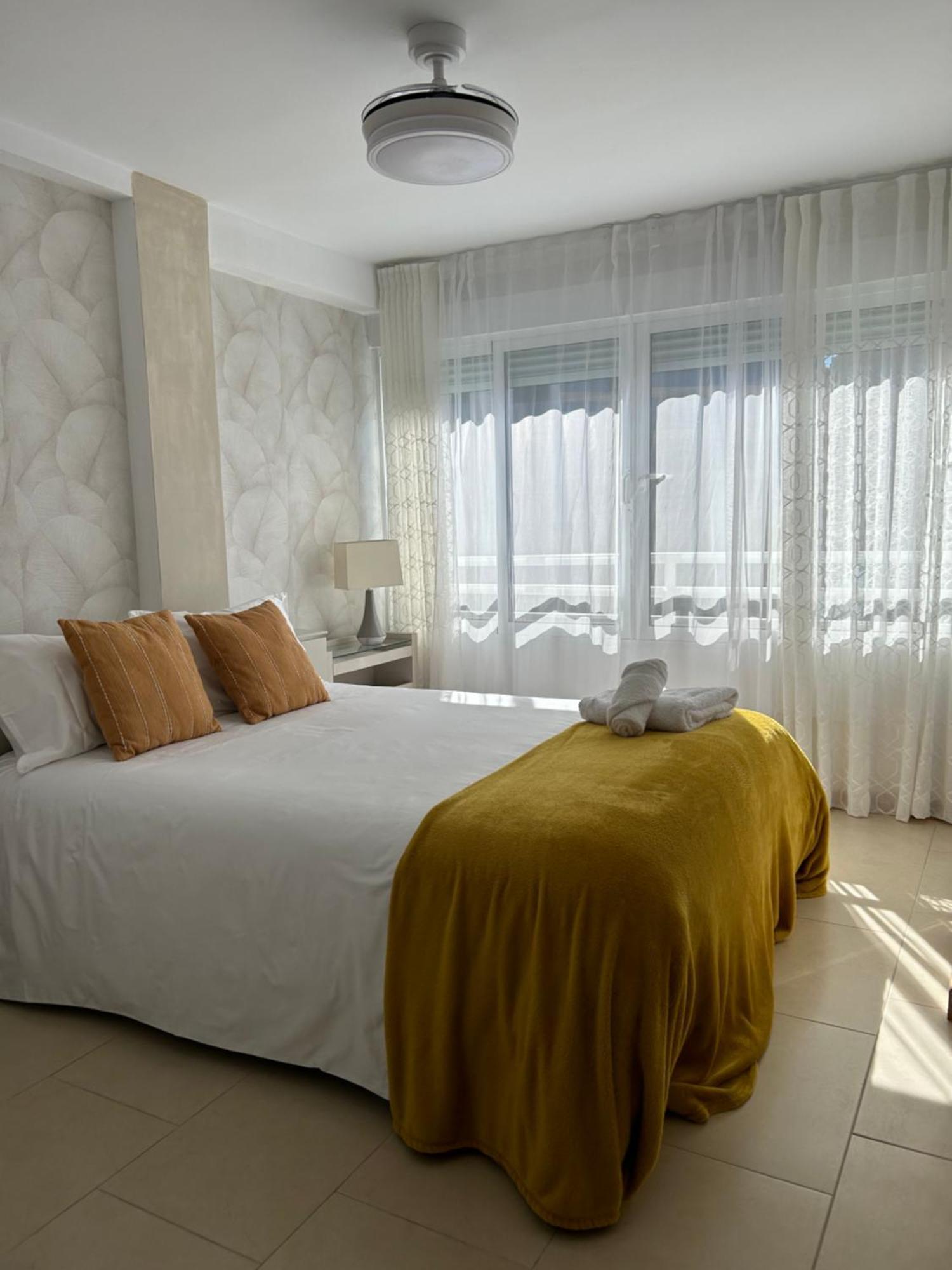 Atico Con Enorme Terraza Y Chill Out Particular