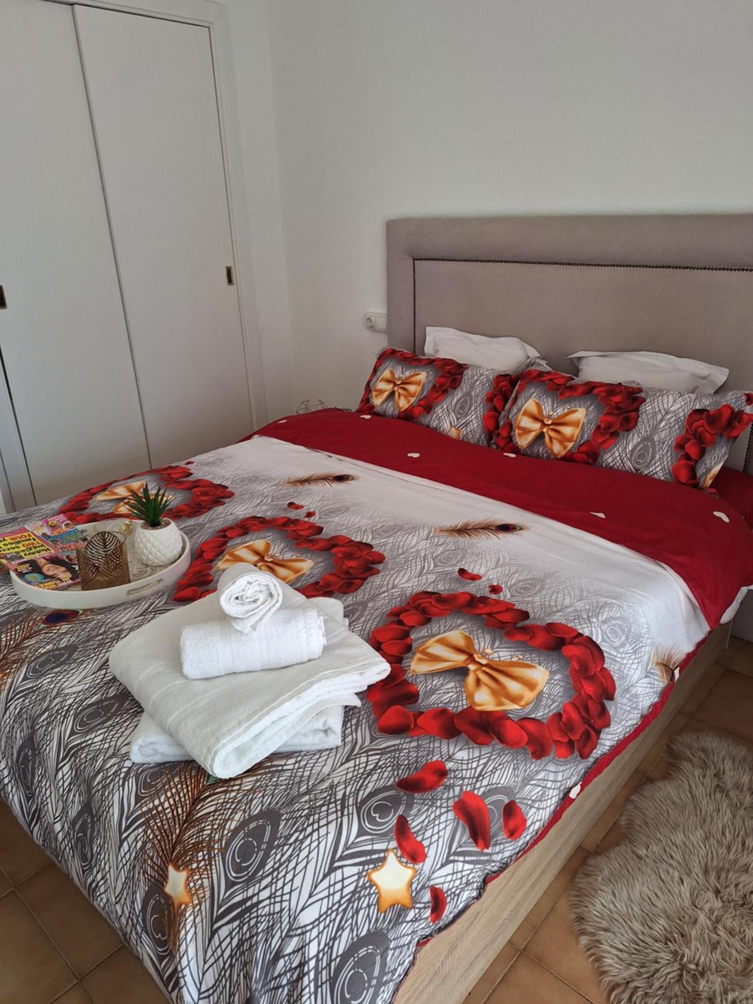 New One Bedroom In Apartment *