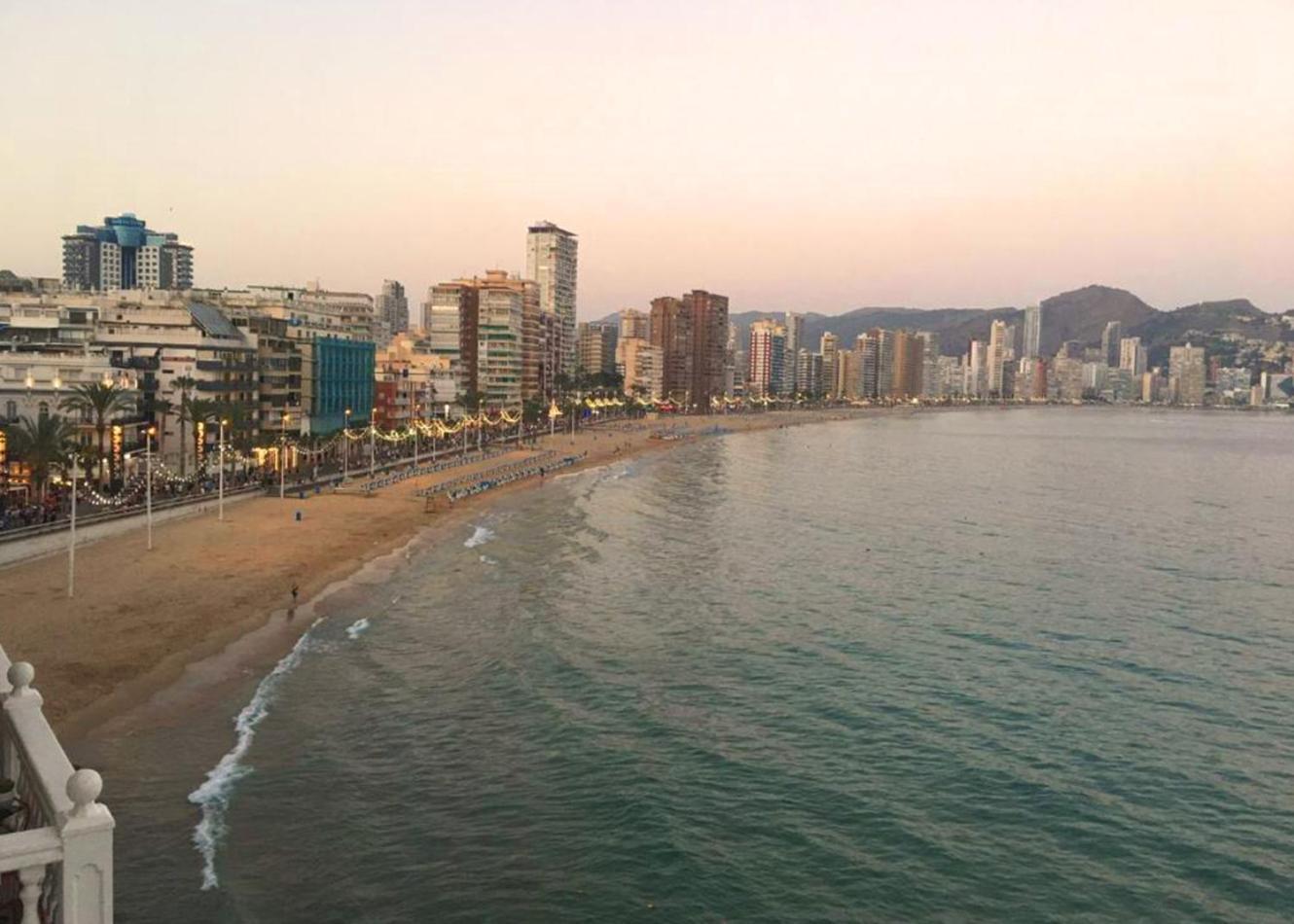 Wunderschoenes Fuer 4 Gaeste Mit Pool & Klima, Lage In Strandnaehe Apartment Benidorm