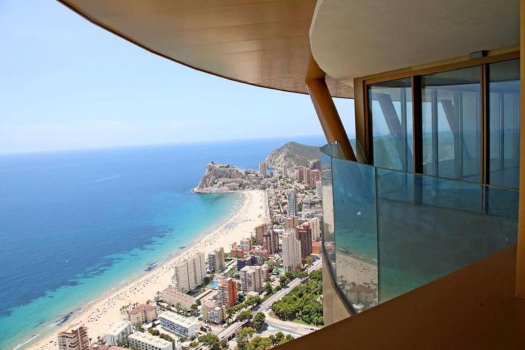 Intempo Sky: Surcando El Cielo Benidorm