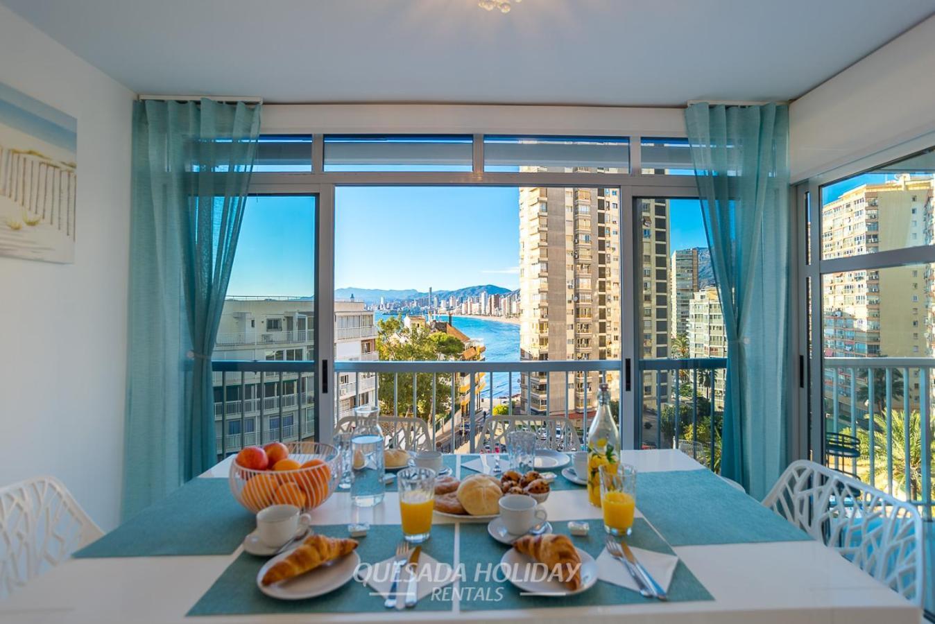 La Perla Seaview & Pool Levante Apartment *