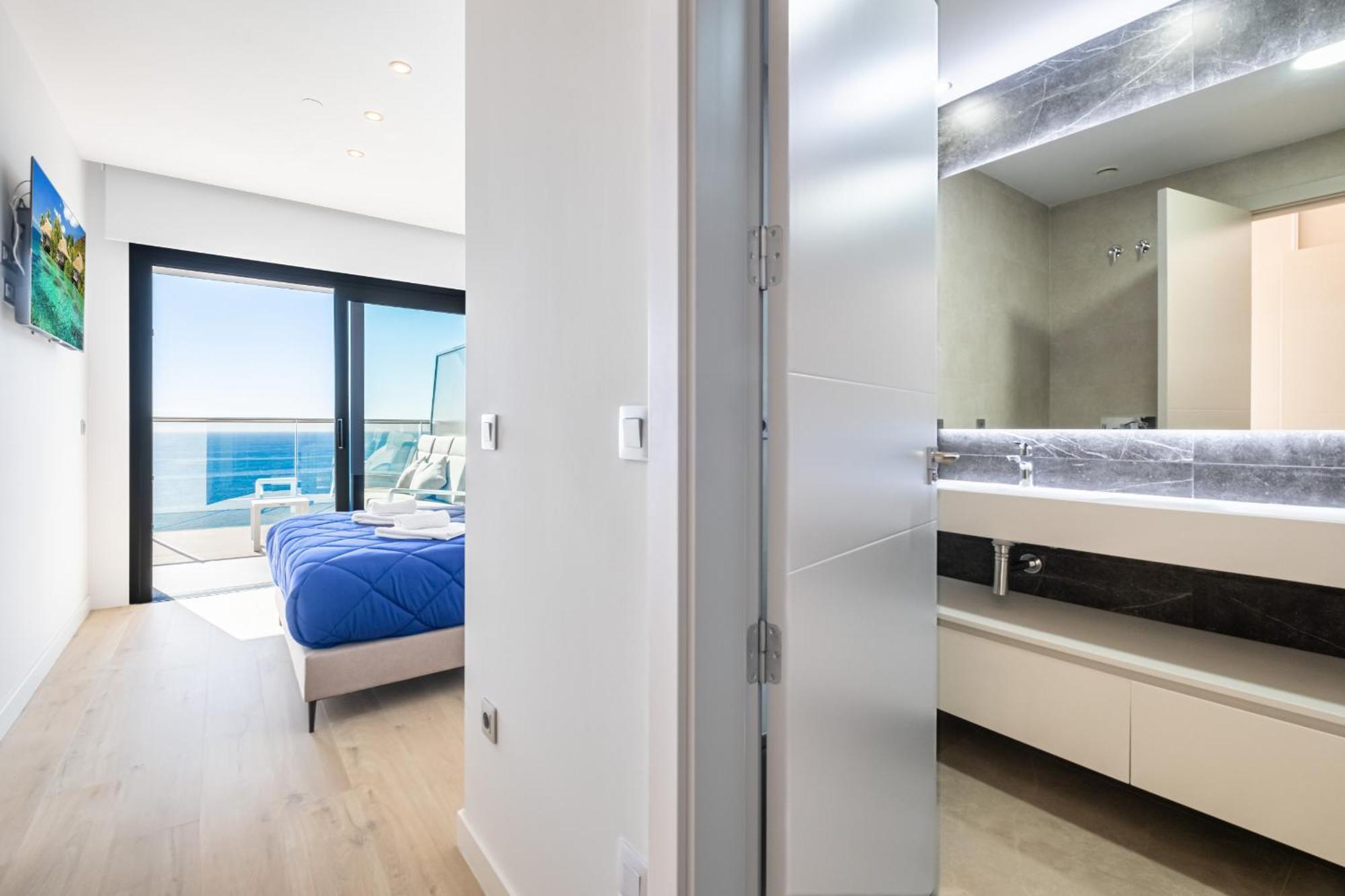 Sunset Cliffs Deluxe 8138 Poniente Apartment