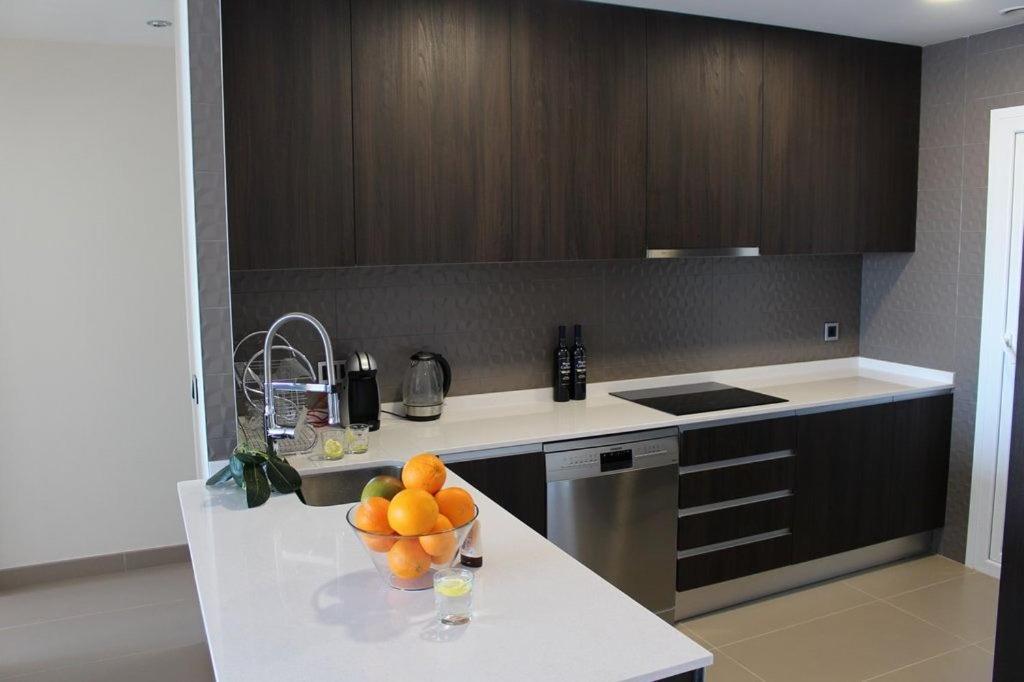 Apartamento En Sunset Drive, Near To Beach. *