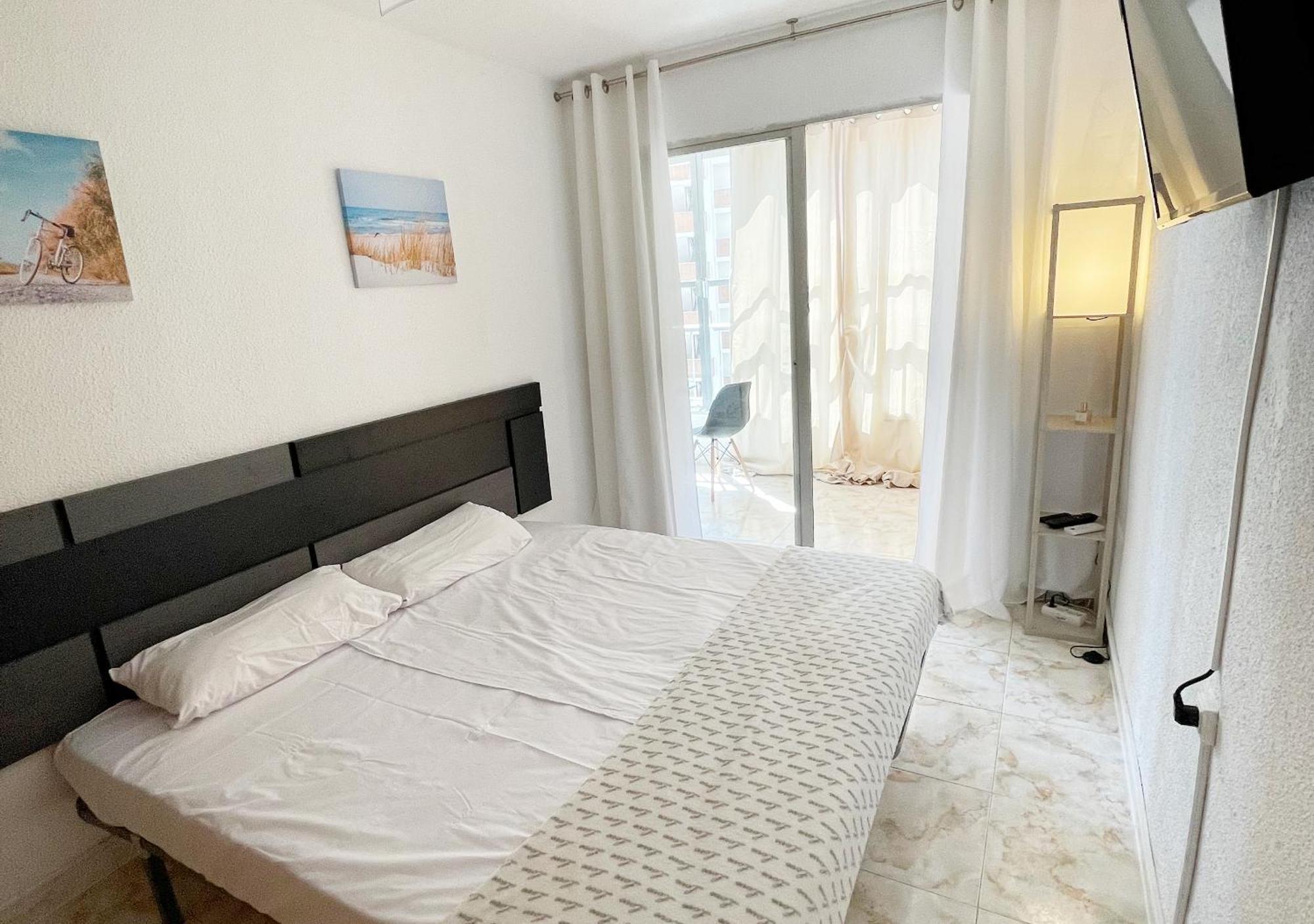Apartment Wunderschoenes Fuer 4 Gaeste Mit Pool & Klima, Lage In Strandnaehe Benidorm