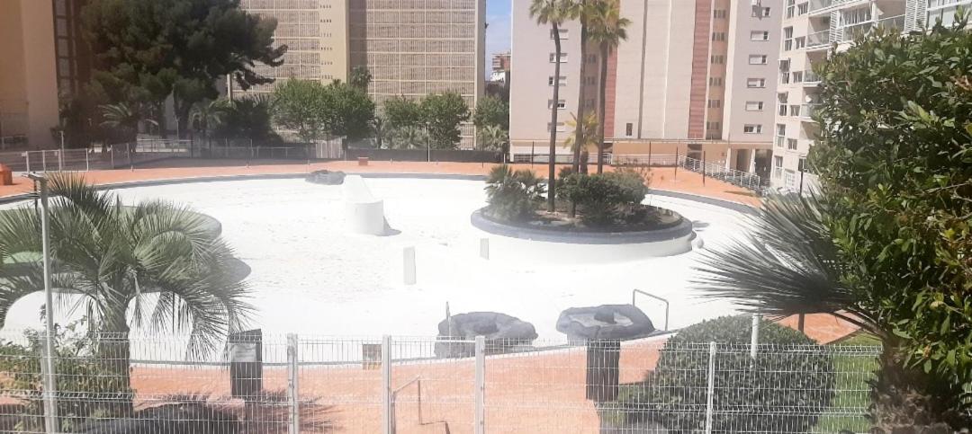 Vacanza Luxury Complex- Parking , Pool Only In The Summer , Rincon De Loix Benidorm