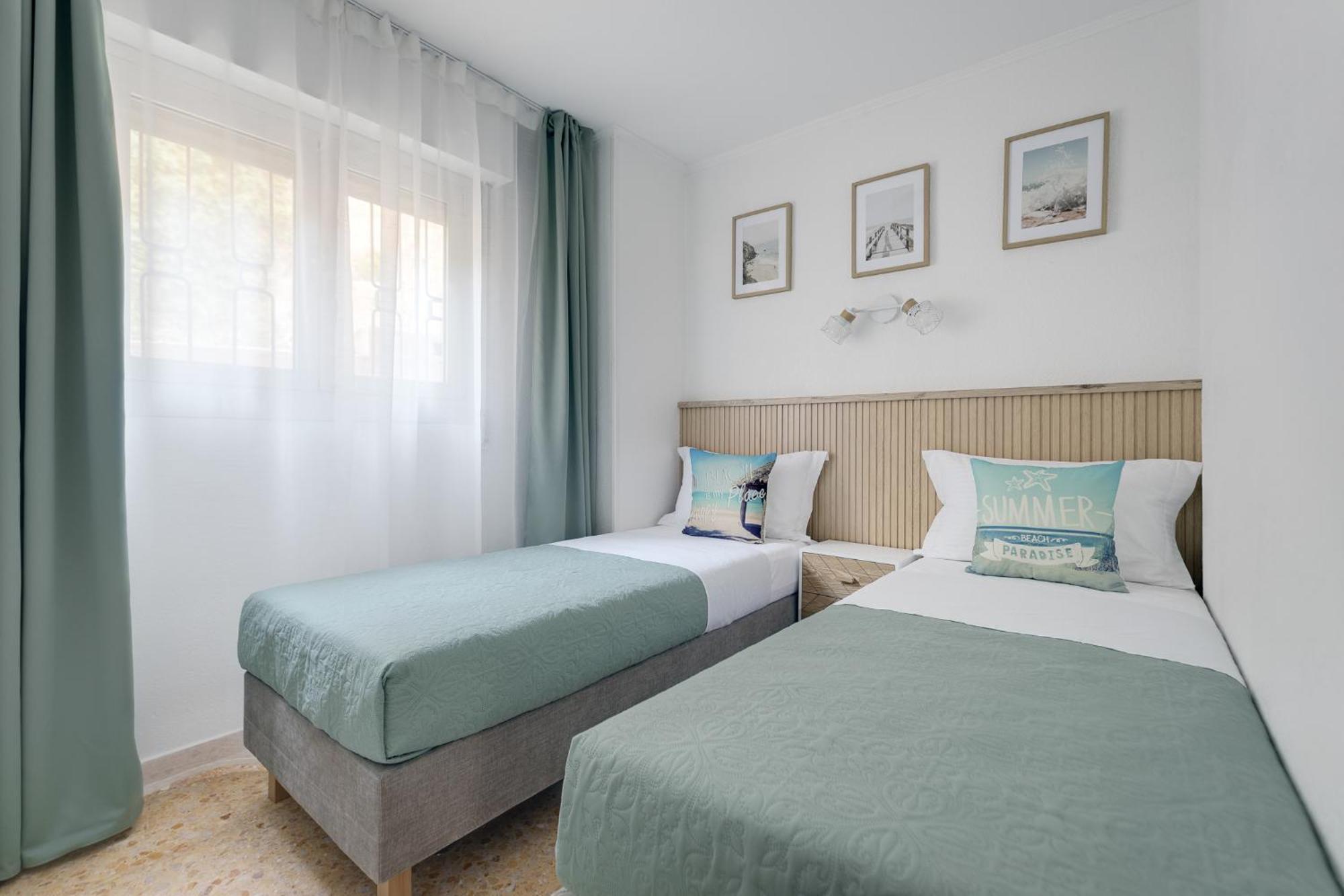 Europa Club Apartment, La Cala De Finestrat, Benidorm, Next To The Beach, Ground Floor, Air Cond Apartment *