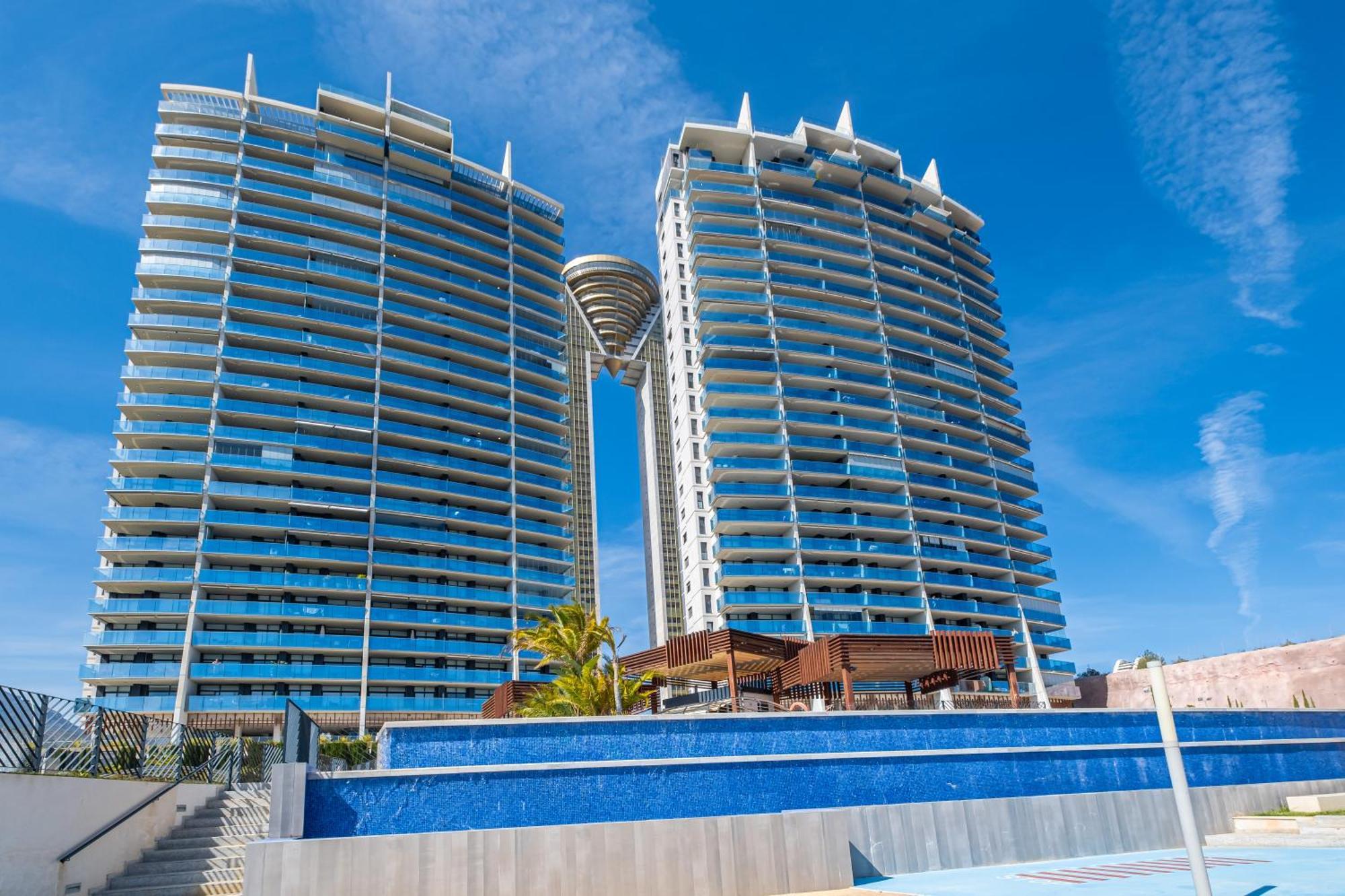 Sunset Drive 4-8 Poniente Beach