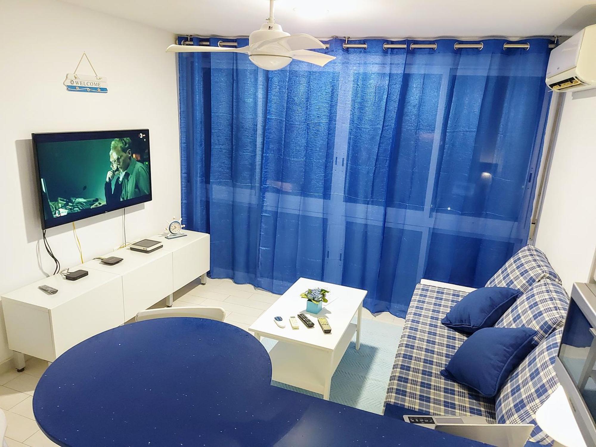 Blue Sky Apartment *