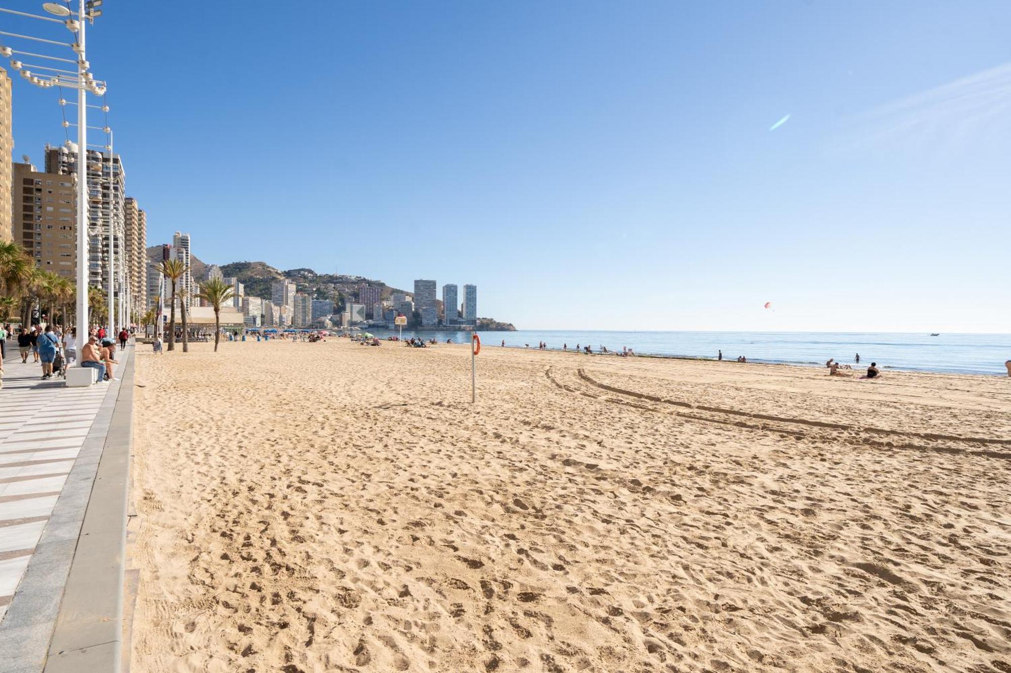 Primera Linea Playa Levante Apartment *
