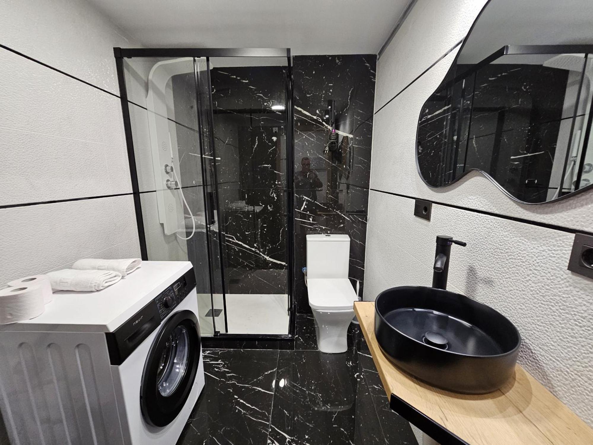 Black Apartamento *