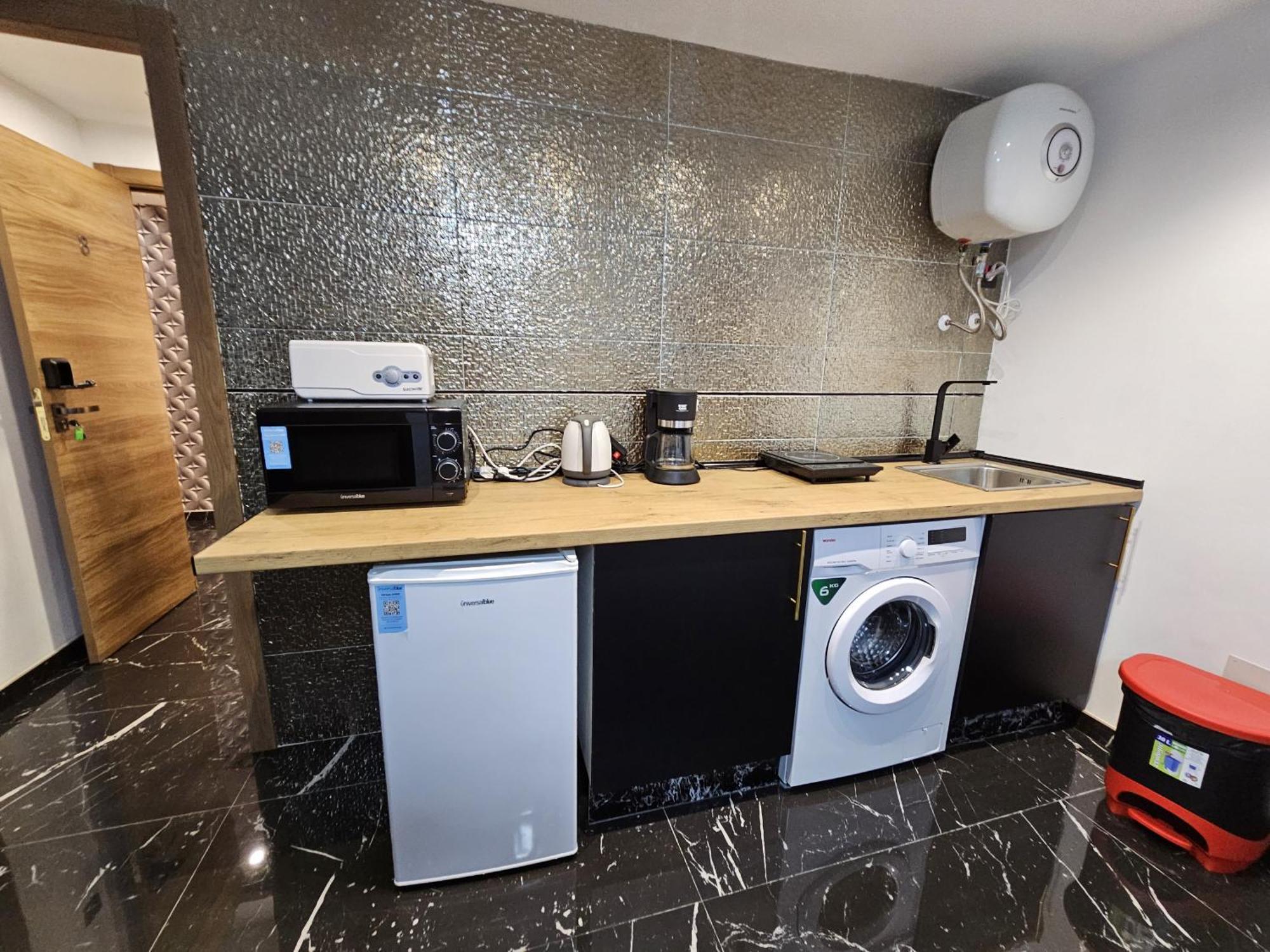 Black Apartamento