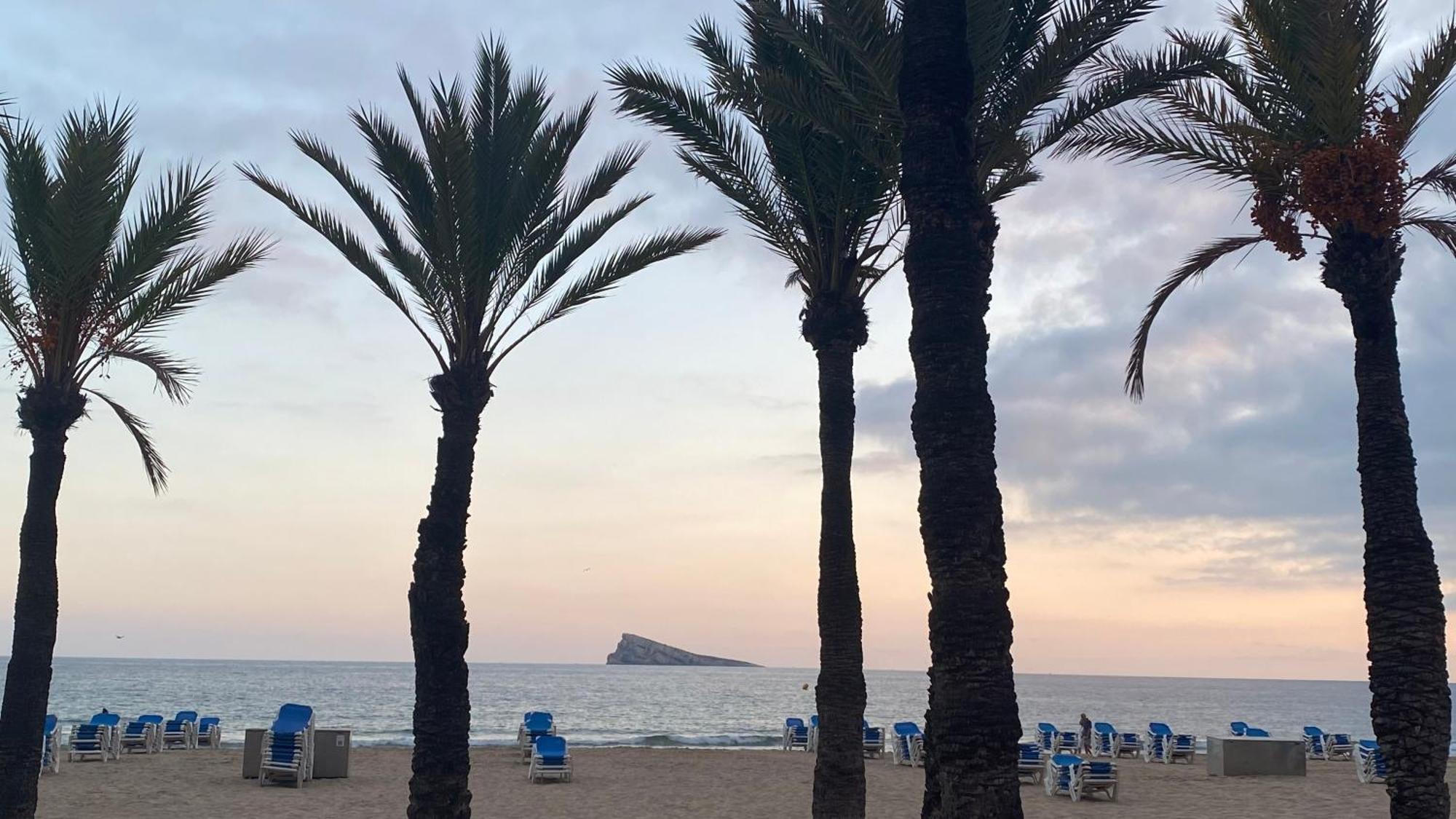 Solymar Levante Completo Con Piscina Y Parking Comunitario