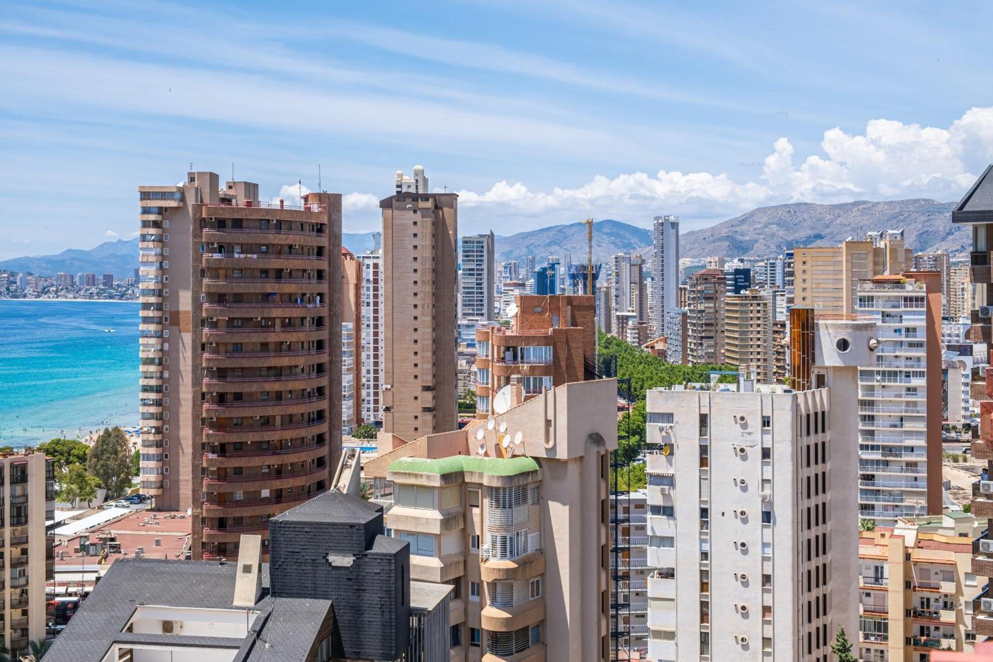 Europa Center 12-b Levante Apartment *