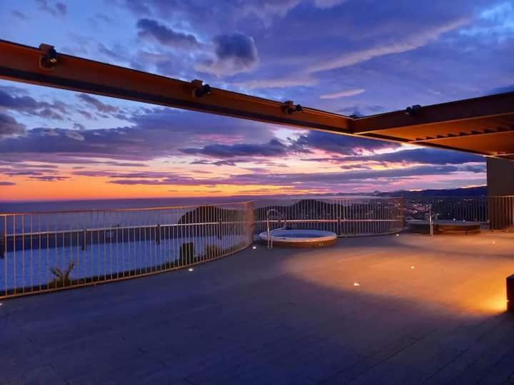 Apartment Intempo Luxury Sky View & *
