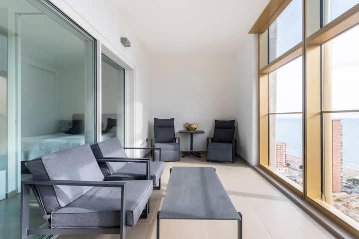 Intempo Luxury Sky View &